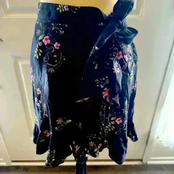 TOMORROWLAND Dresses & Skirts - TML by Tomorrowland Dark Blue Floral Skirt size small (never worn)